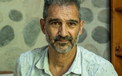 Néstor Pérez presenta su libro «Democracia, el destierro de la ilusión»