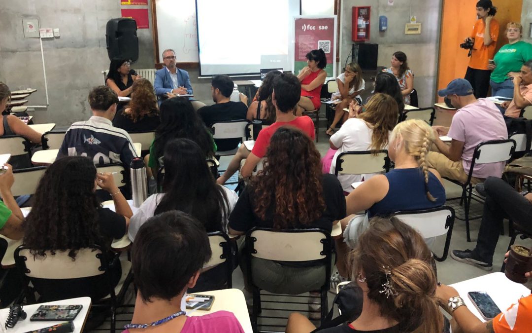 Conversatorio en defensa del trabajo periodístico